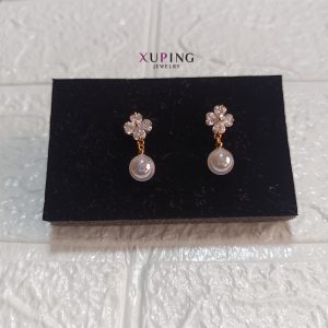 arete con perla y flor