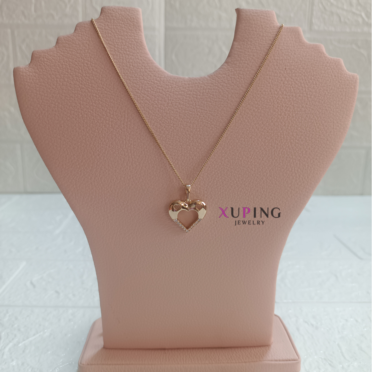 collar con dije corazon y zircon