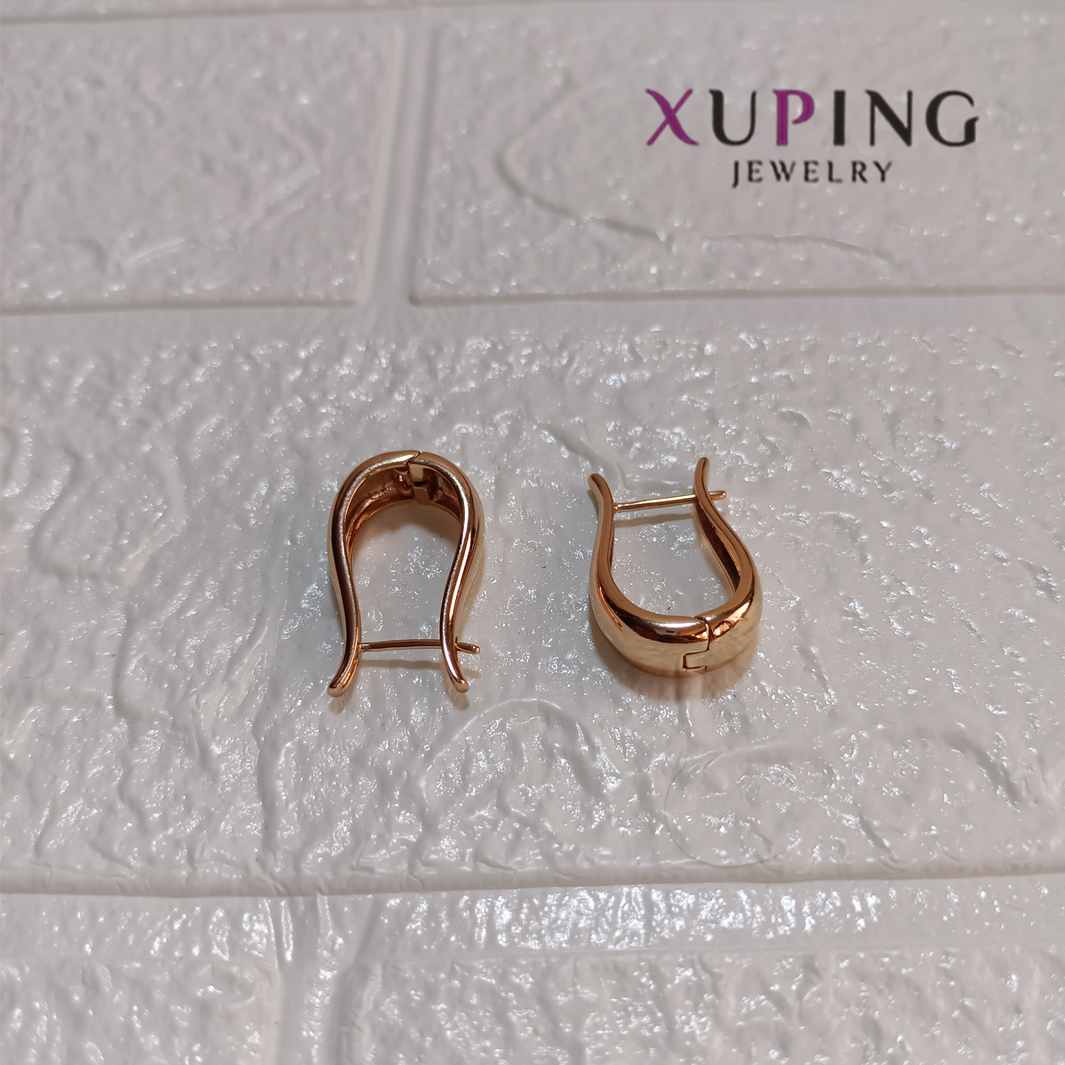 Aretes forma u dorado
