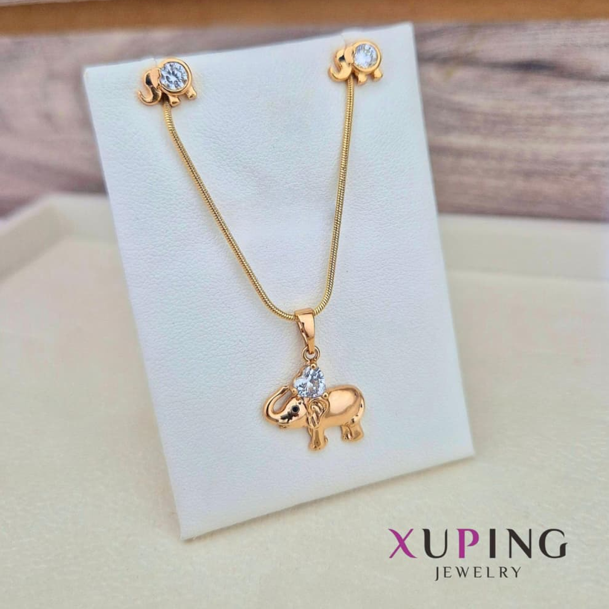 Juego de Collar y Aretes Xuping Elefante de la Suerte con Zirconia Brillante